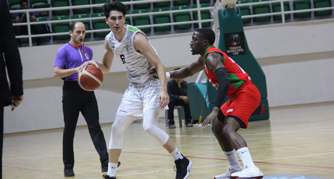 BORNOVA BELEDİYESPOR: 84- YALOVASPOR: 66