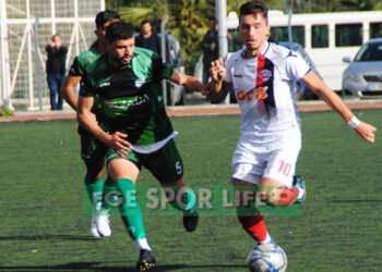 GAZİEMİR VE KEMALPAŞA FK BİR PUANA RAZI OLDU