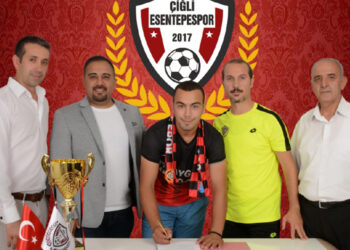 Çiğli Esentepe Genç Kaleci Deniz Felekoğlu ile Anlaştı