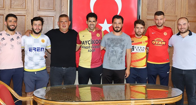 Bayındırspor İç Transfer’de 4 Oyuncuya İmza Attırdı