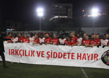 Irkçılığa ve Şiddete Karşı Sahada Ter Döktüler