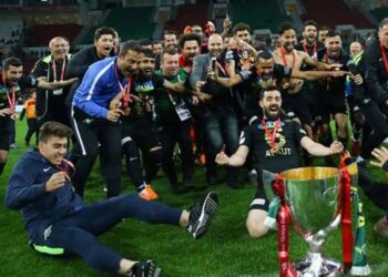 Akhisar’dan Tarihi Zafer