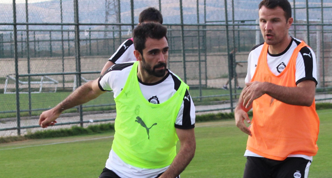 GENCER, ALTAY CAMİASINDAN ÖZÜR DİLEDİ
