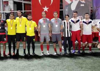 BAYRAKLI´DA BAŞKANLIK TURNUVASI SONA ERDİ
