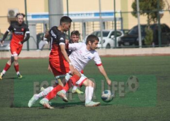 MENDERES, ZORLU RAKİBİ DİKİLİ’DEN 3 PUANI ALMAYI BAŞARDI