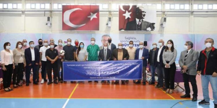 GAZİEMİR BELEDİYESİ’NDEN AMATÖR SPOR KULÜPLERİNE MALZEME DESTEĞİ