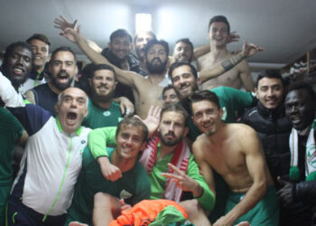 Bornova Yeşilova Yarıştan Kopmadı