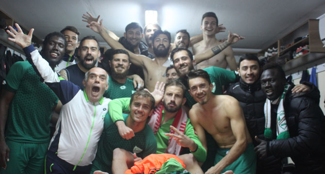 Bornova Yeşilova Yarıştan Kopmadı