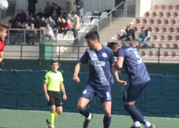 İzmirspor Yamanlar Engelini Aştı