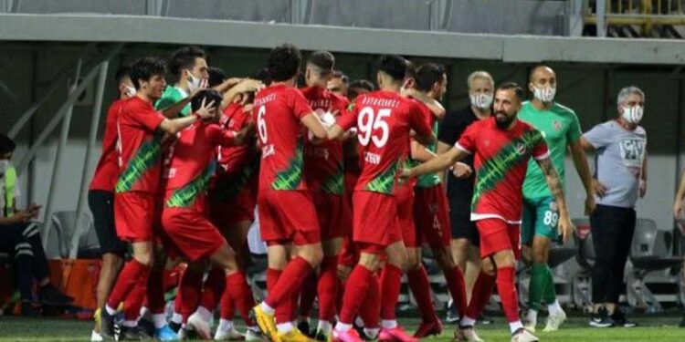 KARŞIYA ADINI FİNALE YAZDIRDI