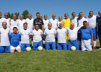 EFSANE FUTBOLCULAR ALAŞEHİR’DE BİR ARAYA GELDİ