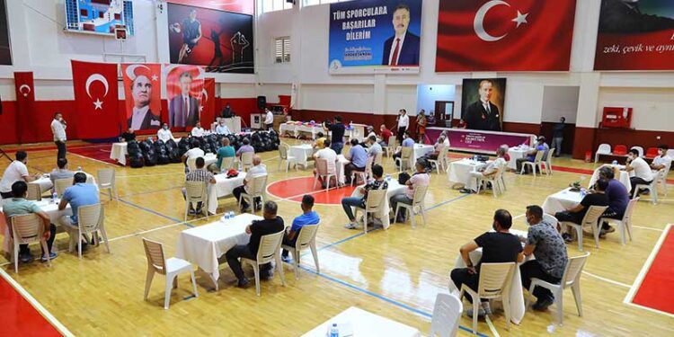 BAYRAKLI BELEDİYESİ’NDEN AMATÖR’E DESTEK