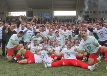 ŞAMPİYON ÇEŞME BELEDİYESPOR, BAL LİGİNE ADINI YAZDIRDI
