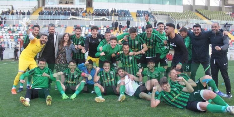 VİVEN BORNOVA FK, BAL LİGİNE DEVAM DEDİ