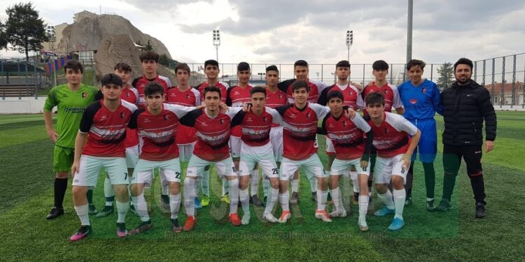 İZMİR ÜÇYOL GENÇLİK’TEN FARKLI SKOR
