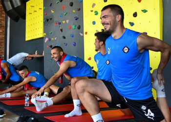ALTAY ŞANSA BIRAKMIYOR