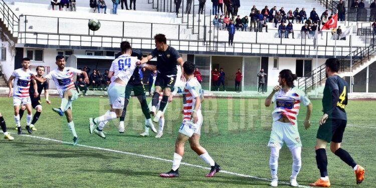 ALİAĞASPOR FK DEPLASMANDA FARKLI KAZANDI