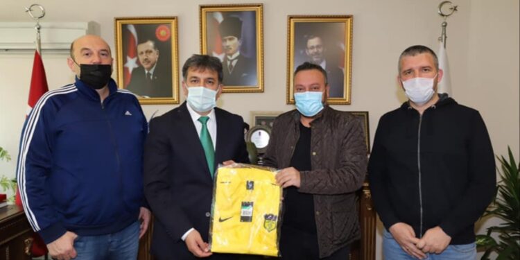 ALAÇATISPOR BAL KATILIM BELGESİNİ TESLİM ETTİ