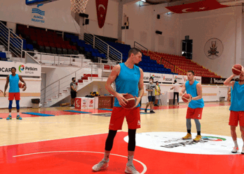 ALİAĞA PETKİMSPOR, FENERBAHÇE BEKO’YA KONUK OLUYOR