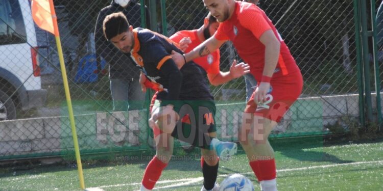 ÇEŞME BELEDİYESPOR,  KARABAĞLAR FK İLE YENİŞEMEDİ