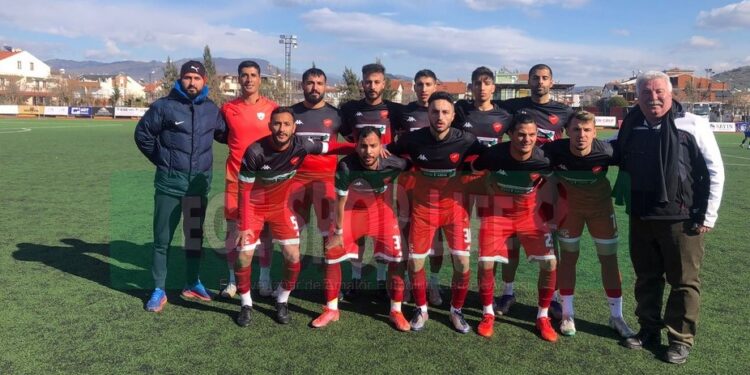 DİKİLİ BELEDİYESPOR’UN ZİRVE İNADI