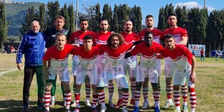 MENDERES BLD. ÖZDERESPOR HAFTAYI LİDER TAMAMLADI
