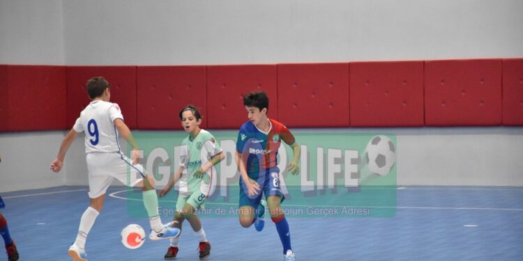 SÜLEYMAN ATİK FUTSAL SALONU AÇILDI