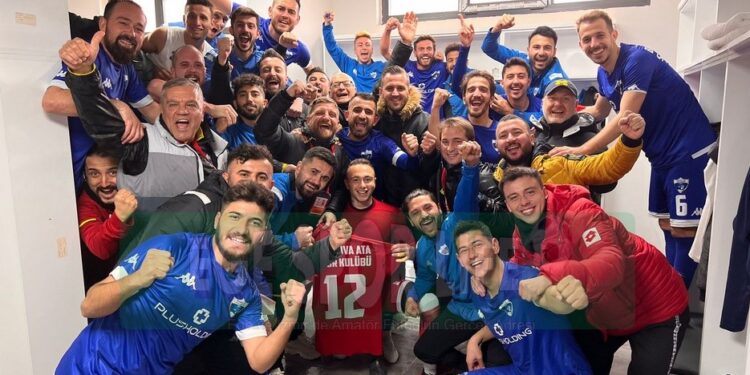 BORNOVA ATASPOR, ŞAMPİYONLUĞUNU İLAN ETTİ