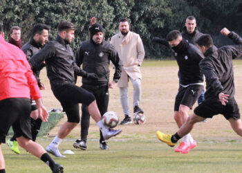 ALTAY TİMSAH’A KİLİTLENDİ