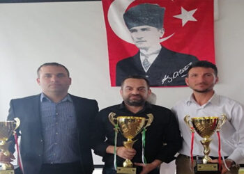 1.AMATÖR’DE KUPALAR TAKDİM EDİLDİ