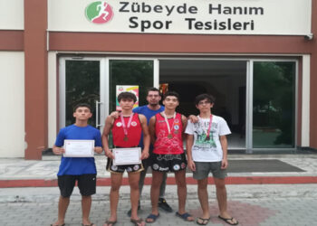 BOSTANLISPOR’A MUAY THAİ’DE 3 MADALYA GELDİ