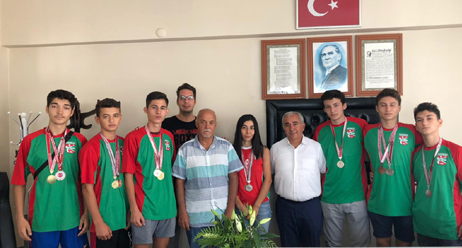 MADALYALARIYLA HAYIRLI OLSUN ZİYARETİ