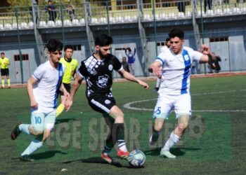 HÜRADALET, İZMİR ATİLLASPOR ENGELİNİ 2 GOLLE AŞTI