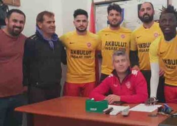 Dikili Belediyespor’da 15 Oyuncu İmza Attı