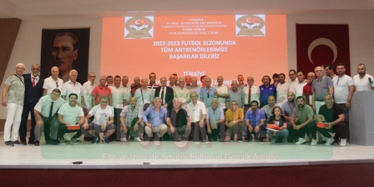 İZMİR TÜFAD’DAN YILIN ANTRENÖRLERİ ÖDÜL TÖRENİ