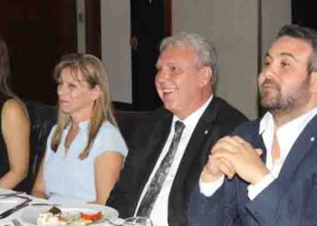 ALTAYLILIK BİRLİK OLMAYI GEREKTİRİR
