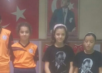 BOSTANLISPOR’UN İKİZLERİ YİNE KÜRSÜDE