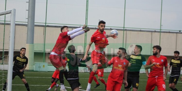 BUCA GENÇLERBİRLİĞİ, ÖZENSPOR ENGELİ FARKLI GEÇTİ