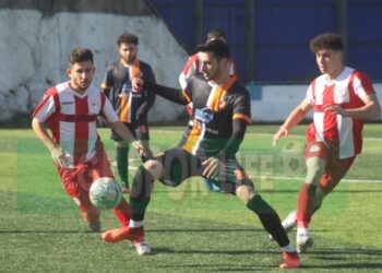 KARABAĞLAR FK NAMAĞLUP LİDERLİĞİNİ SÜRDÜRÜYOR