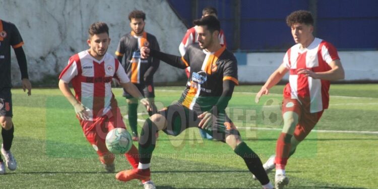 KARABAĞLAR FK NAMAĞLUP LİDERLİĞİNİ SÜRDÜRÜYOR
