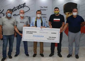 TOROSGÜCÜ’NE KONAK BELEDİYESİ’NDEN ŞAMPİYONLUK PRİMİ