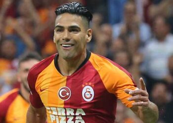 FALCAO’DAN ANLAMLI DESTEK