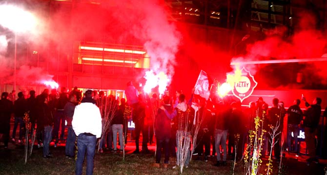 ALTAY ŞAMPİYONLAR GİBİ