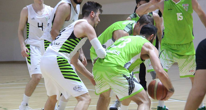 Bornova Belediyespor:70 Manisa B.Şehir Belediyespor:73