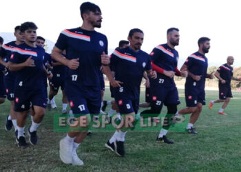 ÖDEMİŞSPOR SAHAYA İNDİ