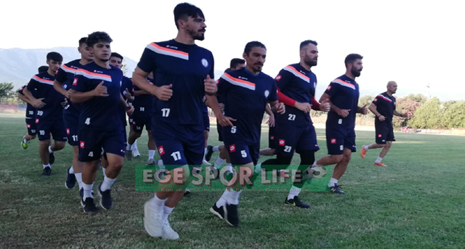 ÖDEMİŞSPOR SAHAYA İNDİ