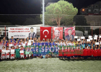 BAYRAKLI GENÇLİK TURNUVASINDA ŞAMPİYON BELLİ OLDU