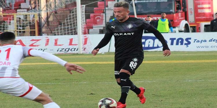 ÖZGÜR ÖZKAYA: AKHİSARSPOR MAÇINDA GALİBİYETTEN BAŞKA DÜŞÜNCEMİZ YOK