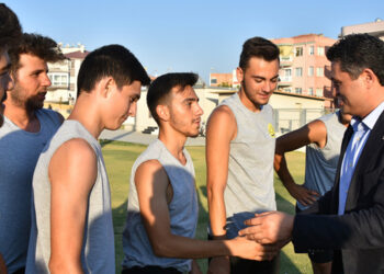 ALİAĞASPOR FK ANTRENMANINA SÜRPRİZ ZİYARET