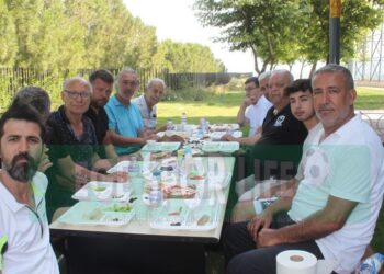 TERTİP KOMİTESİ KAHVALTI SONRASI MORAL DEPOLADI